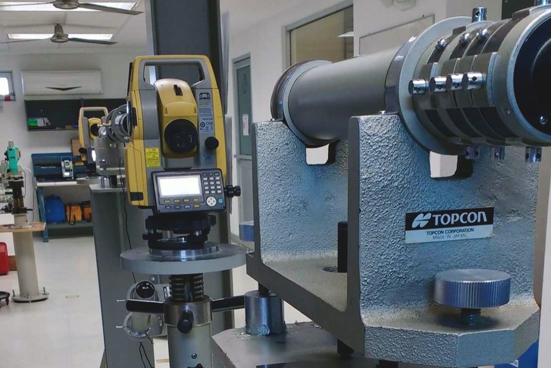 Laboratorio MISURA - Mantenimiento y Calibración de Equipo Topográfico